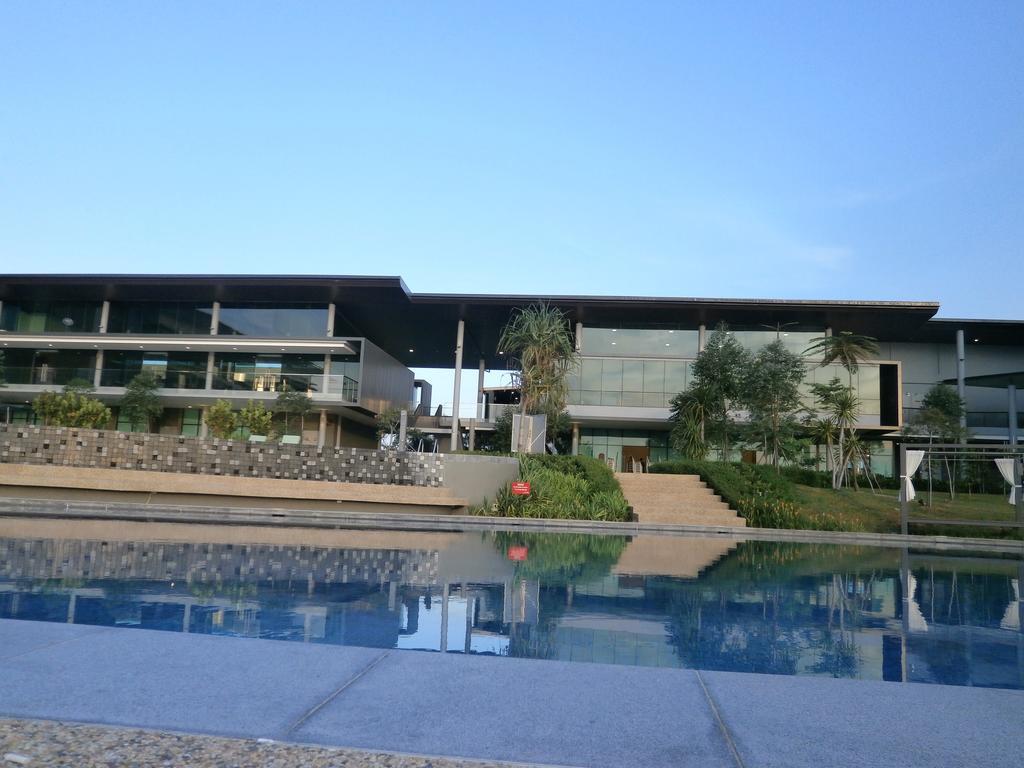 Samalaju Resort Hotel Bintulu Exterior photo