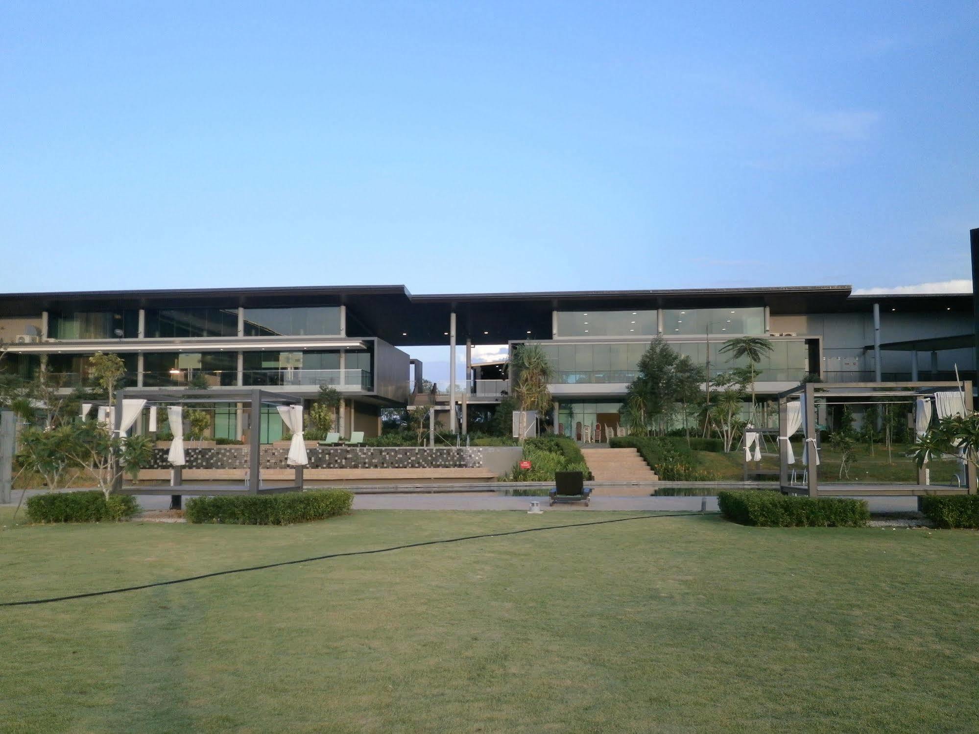 Samalaju Resort Hotel Bintulu Exterior photo